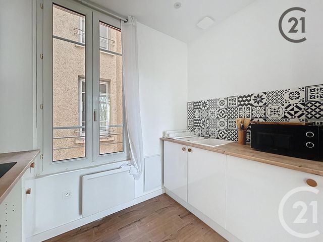 Appartement à louer - 2 pièces - 35.0 m2 - TROYES - 10 - CHAMPAGNE-ARDENNE - Century 21 Martinot Immobilier