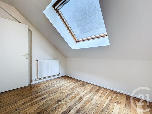 Appartement T3 à louer - 3 pièces - 55.0 m2 - STE SAVINE - 10 - CHAMPAGNE-ARDENNE - Century 21 Martinot Immobilier