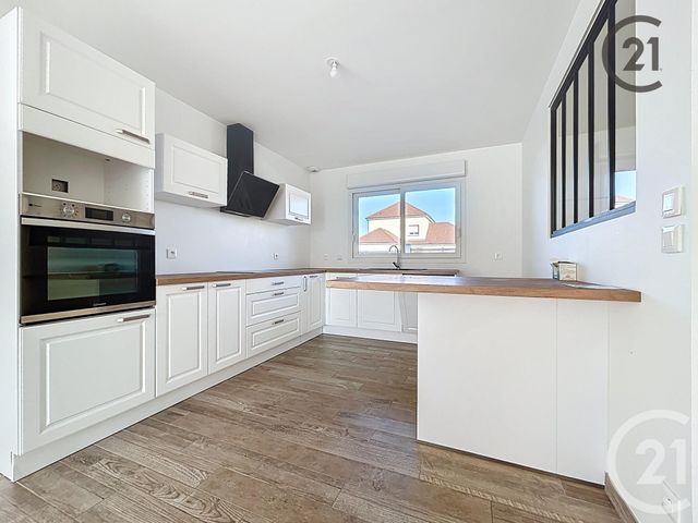 maison à vendre - 6 pièces - 121.0 m2 - ST ANDRE LES VERGERS - 10 - CHAMPAGNE-ARDENNE - Century 21 Martinot Immobilier