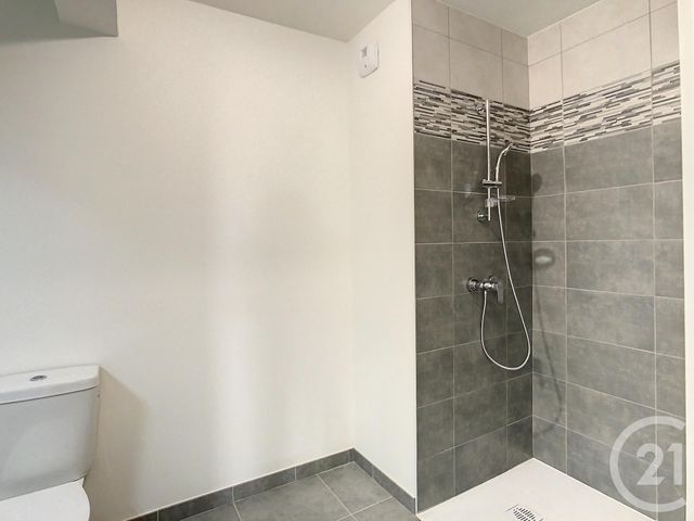 Appartement F2 à louer - 2 pièces - 42.6 m2 - LA CHAPELLE ST LUC - 10 - CHAMPAGNE-ARDENNE - Century 21 Martinot Immobilier