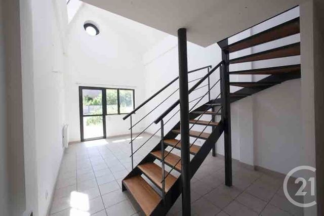 Appartement Duplex à louer - 2 pièces - 40.5 m2 - TROYES - 10 - CHAMPAGNE-ARDENNE - Century 21 Martinot Immobilier