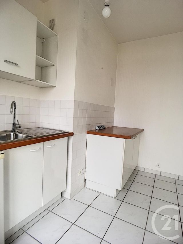 Appartement F2 à louer - 2 pièces - 41.96 m2 - TROYES - 10 - CHAMPAGNE-ARDENNE - Century 21 Martinot Immobilier