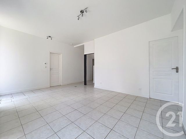 Appartement F3 à louer - 3 pièces - 65.53 m2 - TROYES - 10 - CHAMPAGNE-ARDENNE - Century 21 Martinot Immobilier