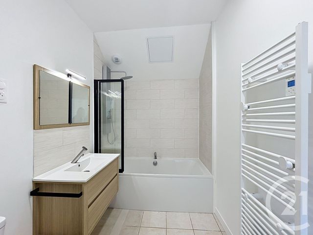 Appartement F3 à louer - 3 pièces - 65.53 m2 - TROYES - 10 - CHAMPAGNE-ARDENNE - Century 21 Martinot Immobilier