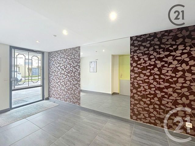 Appartement F2 à vendre - 2 pièces - 43.9 m2 - STE SAVINE - 10 - CHAMPAGNE-ARDENNE - Century 21 Martinot Immobilier