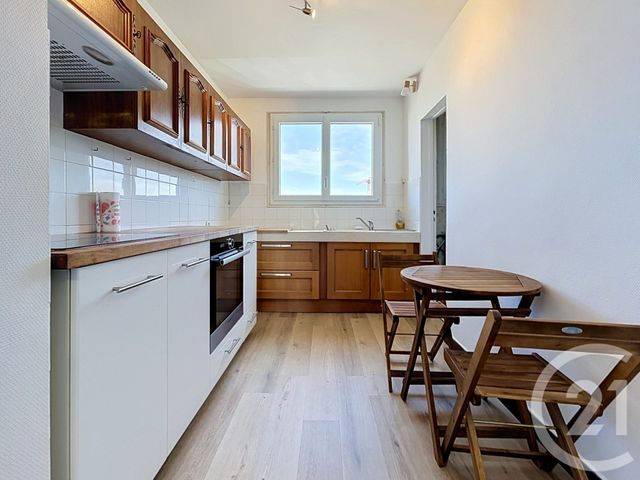 Appartement F3 à louer - 3 pièces - 65.0 m2 - ST ANDRE LES VERGERS - 10 - CHAMPAGNE-ARDENNE - Century 21 Martinot Immobilier