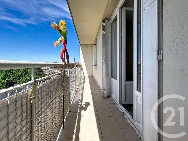 Appartement F3 à louer - 3 pièces - 65.0 m2 - ST ANDRE LES VERGERS - 10 - CHAMPAGNE-ARDENNE - Century 21 Martinot Immobilier