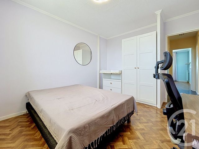 Appartement F3 à louer - 3 pièces - 65.0 m2 - ST ANDRE LES VERGERS - 10 - CHAMPAGNE-ARDENNE - Century 21 Martinot Immobilier