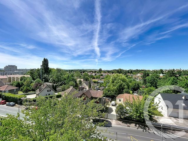 Appartement F3 à louer - 3 pièces - 65.0 m2 - ST ANDRE LES VERGERS - 10 - CHAMPAGNE-ARDENNE - Century 21 Martinot Immobilier