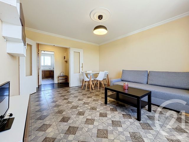 Appartement F3 à louer - 3 pièces - 65.0 m2 - ST ANDRE LES VERGERS - 10 - CHAMPAGNE-ARDENNE - Century 21 Martinot Immobilier