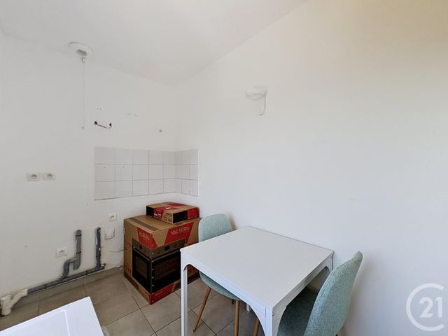 Appartement F1 à louer - 1 pièce - 23.0 m2 - ST JULIEN LES VILLAS - 10 - CHAMPAGNE-ARDENNE - Century 21 Martinot Immobilier