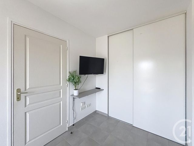 Appartement F1 à louer - 1 pièce - 23.0 m2 - ST JULIEN LES VILLAS - 10 - CHAMPAGNE-ARDENNE - Century 21 Martinot Immobilier