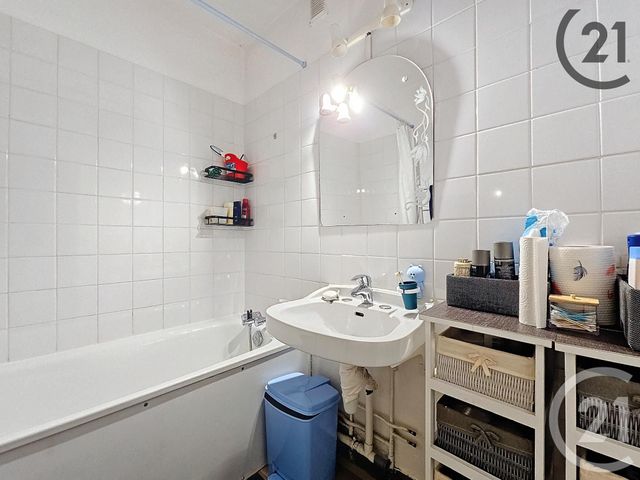 Appartement F4 à vendre - 4 pièces - 73.43 m2 - ST ANDRE LES VERGERS - 10 - CHAMPAGNE-ARDENNE - Century 21 Martinot Immobilier