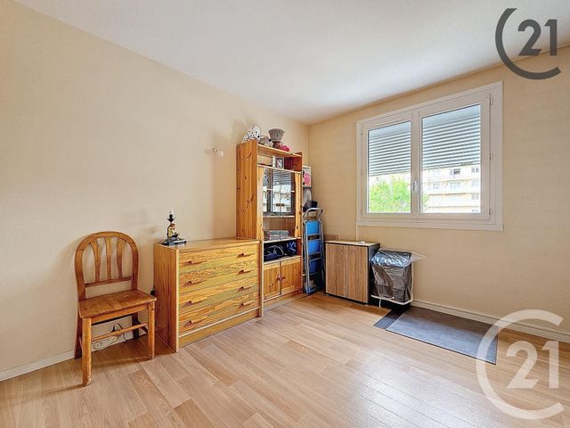 Appartement F4 à vendre - 4 pièces - 73.43 m2 - ST ANDRE LES VERGERS - 10 - CHAMPAGNE-ARDENNE - Century 21 Martinot Immobilier