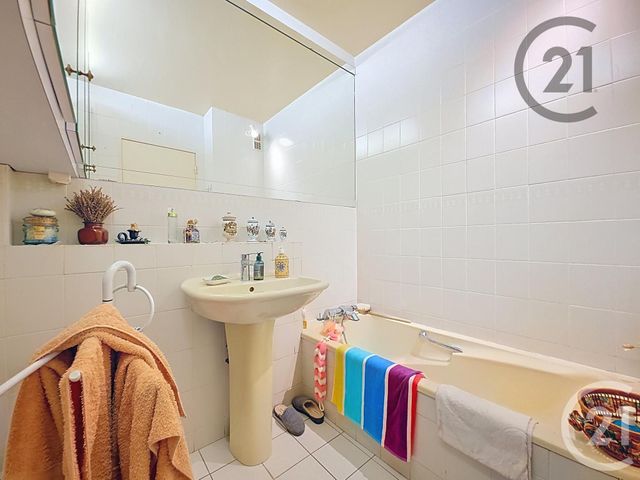 Appartement F3 à vendre - 3 pièces - 81.0 m2 - TROYES - 10 - CHAMPAGNE-ARDENNE - Century 21 Martinot Immobilier