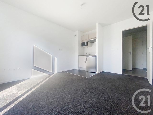 Appartement F1 à louer - 1 pièce - 22.0 m2 - TROYES - 10 - CHAMPAGNE-ARDENNE - Century 21 Martinot Immobilier
