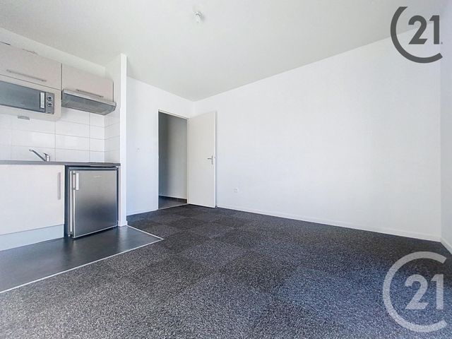 Appartement F1 à louer - 1 pièce - 22.0 m2 - TROYES - 10 - CHAMPAGNE-ARDENNE - Century 21 Martinot Immobilier