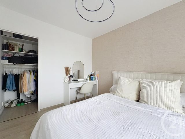 Appartement T2 à louer - 2 pièces - 52.49 m2 - LA CHAPELLE ST LUC - 10 - CHAMPAGNE-ARDENNE - Century 21 Martinot Immobilier