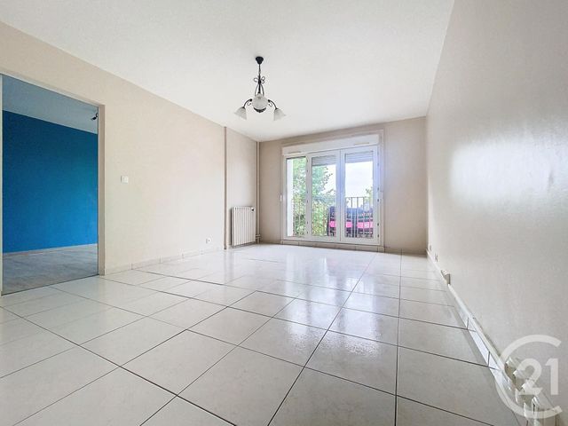 Appartement T2 à louer - 2 pièces - 52.49 m2 - LA CHAPELLE ST LUC - 10 - CHAMPAGNE-ARDENNE - Century 21 Martinot Immobilier