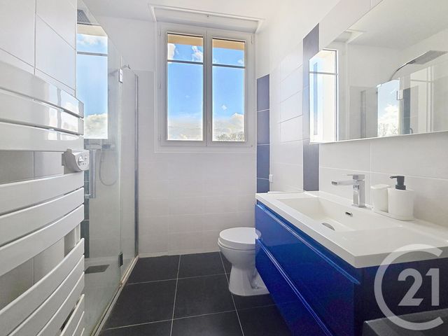 Appartement à vendre - 2 pièces - 54.4 m2 - TROYES - 10 - CHAMPAGNE-ARDENNE - Century 21 Martinot Immobilier