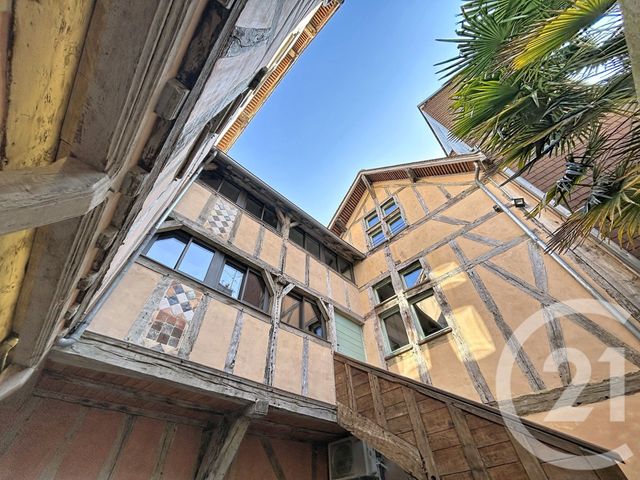 Appartement F5 à louer - 5 pièces - 103.0 m2 - TROYES - 10 - CHAMPAGNE-ARDENNE - Century 21 Martinot Immobilier