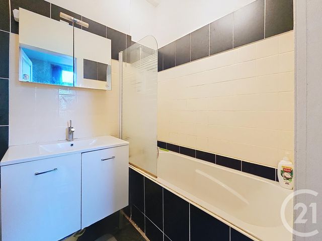 Appartement F2 à vendre - 2 pièces - 47.56 m2 - TROYES - 10 - CHAMPAGNE-ARDENNE - Century 21 Martinot Immobilier