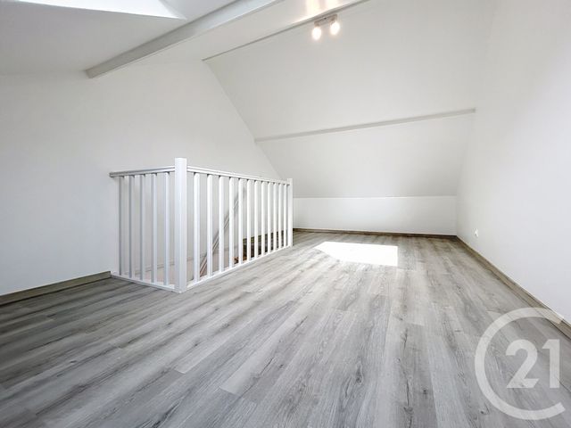 Appartement Duplex à louer - 2 pièces - 26.75 m2 - TROYES - 10 - CHAMPAGNE-ARDENNE - Century 21 Martinot Immobilier