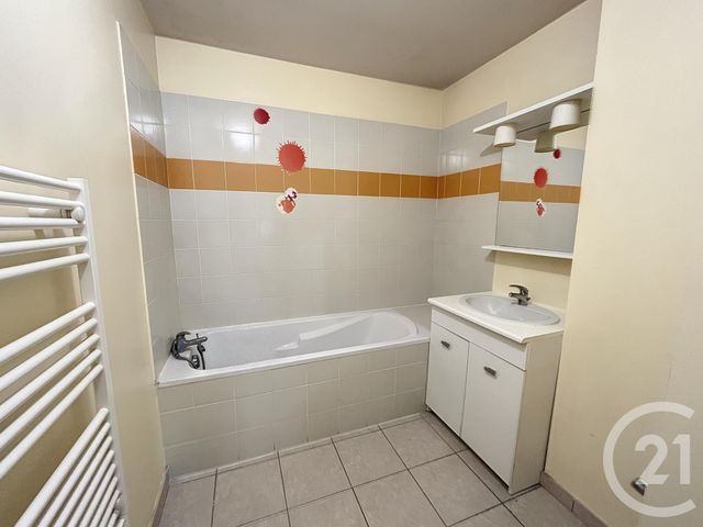 Appartement F3 à louer - 3 pièces - 65.8 m2 - TROYES - 10 - CHAMPAGNE-ARDENNE - Century 21 Martinot Immobilier