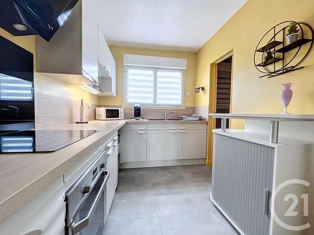 Appartement F3 à louer - 3 pièces - 62.42 m2 - ST ANDRE LES VERGERS - 10 - CHAMPAGNE-ARDENNE - Century 21 Martinot Immobilier