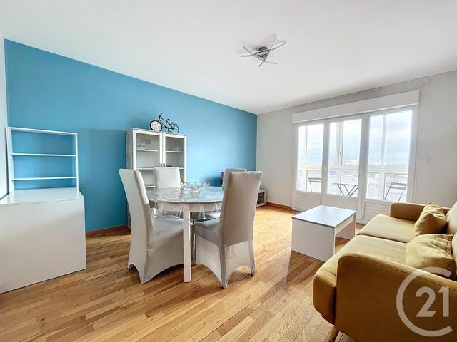 Appartement F3 à louer - 3 pièces - 62.42 m2 - ST ANDRE LES VERGERS - 10 - CHAMPAGNE-ARDENNE - Century 21 Martinot Immobilier