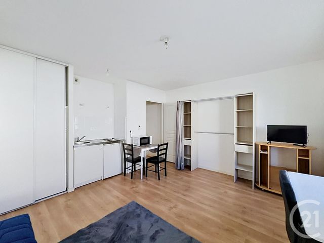 Appartement F1 à louer - 1 pièce - 24.46 m2 - TROYES - 10 - CHAMPAGNE-ARDENNE - Century 21 Martinot Immobilier
