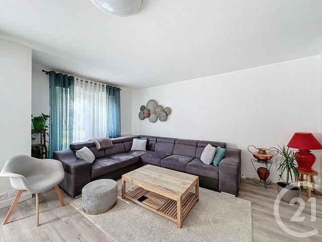 Appartement T4 à vendre - 4 pièces - 94.35 m2 - ST ANDRE LES VERGERS - 10 - CHAMPAGNE-ARDENNE - Century 21 Martinot Immobilier