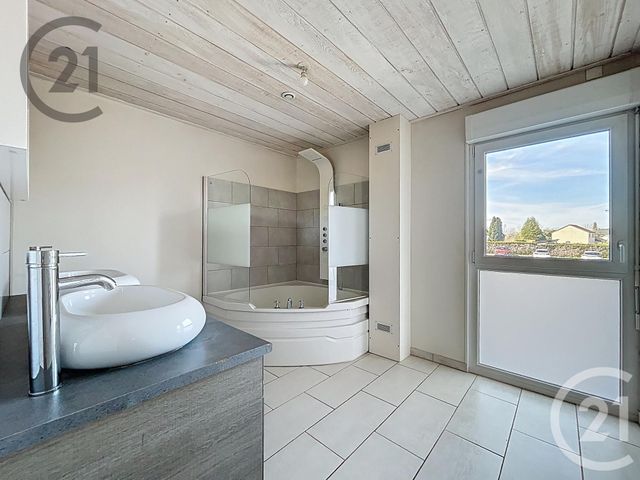 Appartement F5 à vendre - 4 pièces - 84.0 m2 - BUCHERES - 10 - CHAMPAGNE-ARDENNE - Century 21 Martinot Immobilier