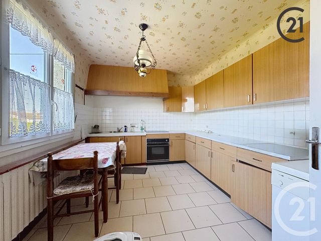 maison à vendre - 5 pièces - 106.0 m2 - ST JULIEN LES VILLAS - 10 - CHAMPAGNE-ARDENNE - Century 21 Martinot Immobilier