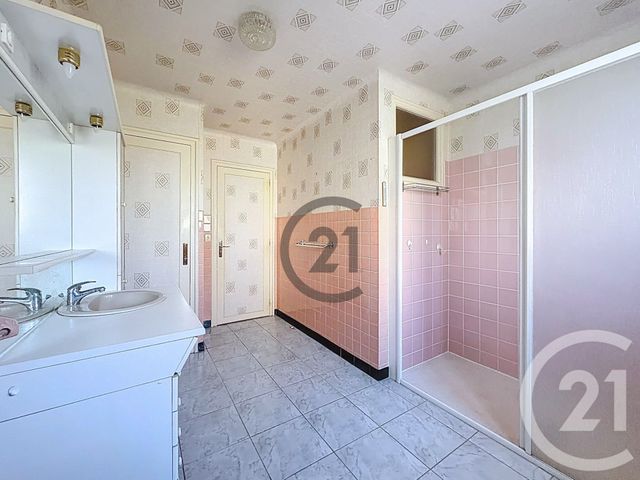 maison à vendre - 5 pièces - 106.0 m2 - ST JULIEN LES VILLAS - 10 - CHAMPAGNE-ARDENNE - Century 21 Martinot Immobilier