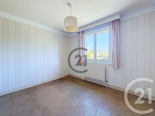 maison à vendre - 5 pièces - 106.0 m2 - ST JULIEN LES VILLAS - 10 - CHAMPAGNE-ARDENNE - Century 21 Martinot Immobilier