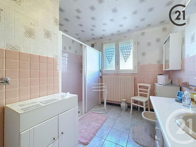 maison à vendre - 5 pièces - 106.0 m2 - ST JULIEN LES VILLAS - 10 - CHAMPAGNE-ARDENNE - Century 21 Martinot Immobilier