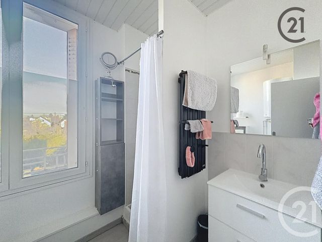 Appartement Studio à louer - 1 pièce - 31.0 m2 - STE SAVINE - 10 - CHAMPAGNE-ARDENNE - Century 21 Martinot Immobilier