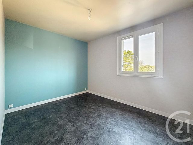 Appartement à vendre - 2 pièces - 44.7 m2 - ST JULIEN LES VILLAS - 10 - CHAMPAGNE-ARDENNE - Century 21 Martinot Immobilier