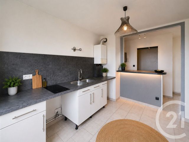 Appartement F3 à vendre - 3 pièces - 71.0 m2 - TROYES - 10 - CHAMPAGNE-ARDENNE - Century 21 Martinot Immobilier
