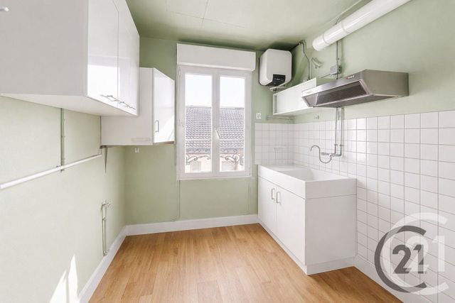 Appartement F3 à vendre - 3 pièces - 74.0 m2 - STE SAVINE - 10 - CHAMPAGNE-ARDENNE - Century 21 Martinot Immobilier