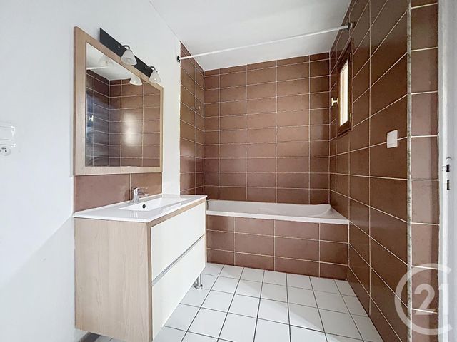 Appartement F3 à louer - 3 pièces - 87.2 m2 - TROYES - 10 - CHAMPAGNE-ARDENNE - Century 21 Martinot Immobilier