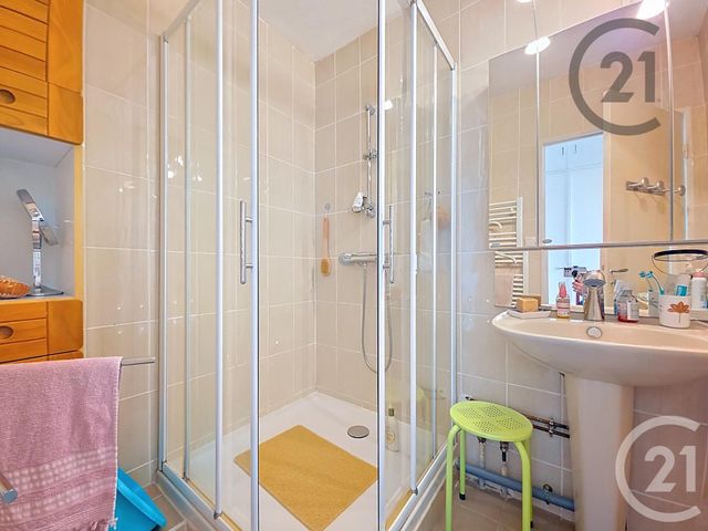 Appartement F2 à vendre - 2 pièces - 47.6 m2 - ST ANDRE LES VERGERS - 10 - CHAMPAGNE-ARDENNE - Century 21 Martinot Immobilier