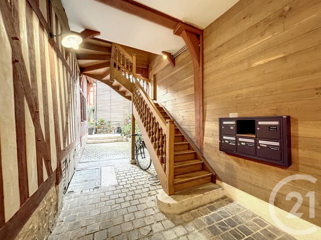 Appartement F4 à louer - 5 pièces - 115.0 m2 - TROYES - 10 - CHAMPAGNE-ARDENNE - Century 21 Martinot Immobilier