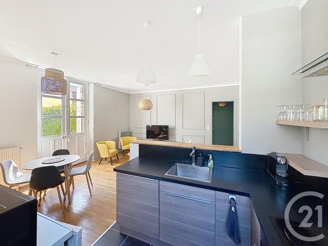 Appartement T3 à louer - 3 pièces - 64.68 m2 - TROYES - 10 - CHAMPAGNE-ARDENNE - Century 21 Martinot Immobilier