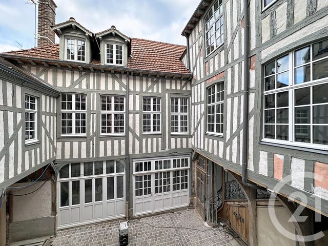 Appartement T2 à louer - 2 pièces - 41.6 m2 - TROYES - 10 - CHAMPAGNE-ARDENNE - Century 21 Martinot Immobilier