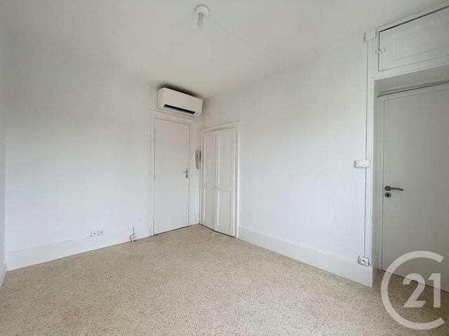 Appartement T1 à louer - 1 pièce - 29.0 m2 - TROYES - 10 - CHAMPAGNE-ARDENNE - Century 21 Martinot Immobilier