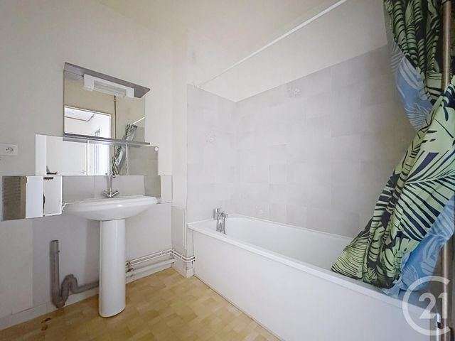 Appartement F2 à vendre - 2 pièces - 44.8 m2 - ST ANDRE LES VERGERS - 10 - CHAMPAGNE-ARDENNE - Century 21 Martinot Immobilier