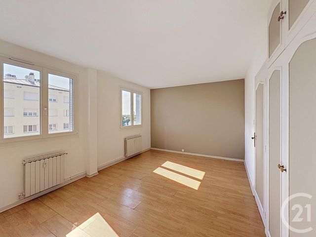 Appartement F4 à louer - 4 pièces - 66.15 m2 - TROYES - 10 - CHAMPAGNE-ARDENNE - Century 21 Martinot Immobilier