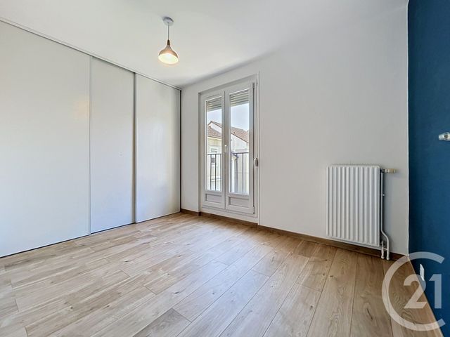 Appartement F4 à louer - 4 pièces - 80.0 m2 - ST ANDRE LES VERGERS - 10 - CHAMPAGNE-ARDENNE - Century 21 Martinot Immobilier